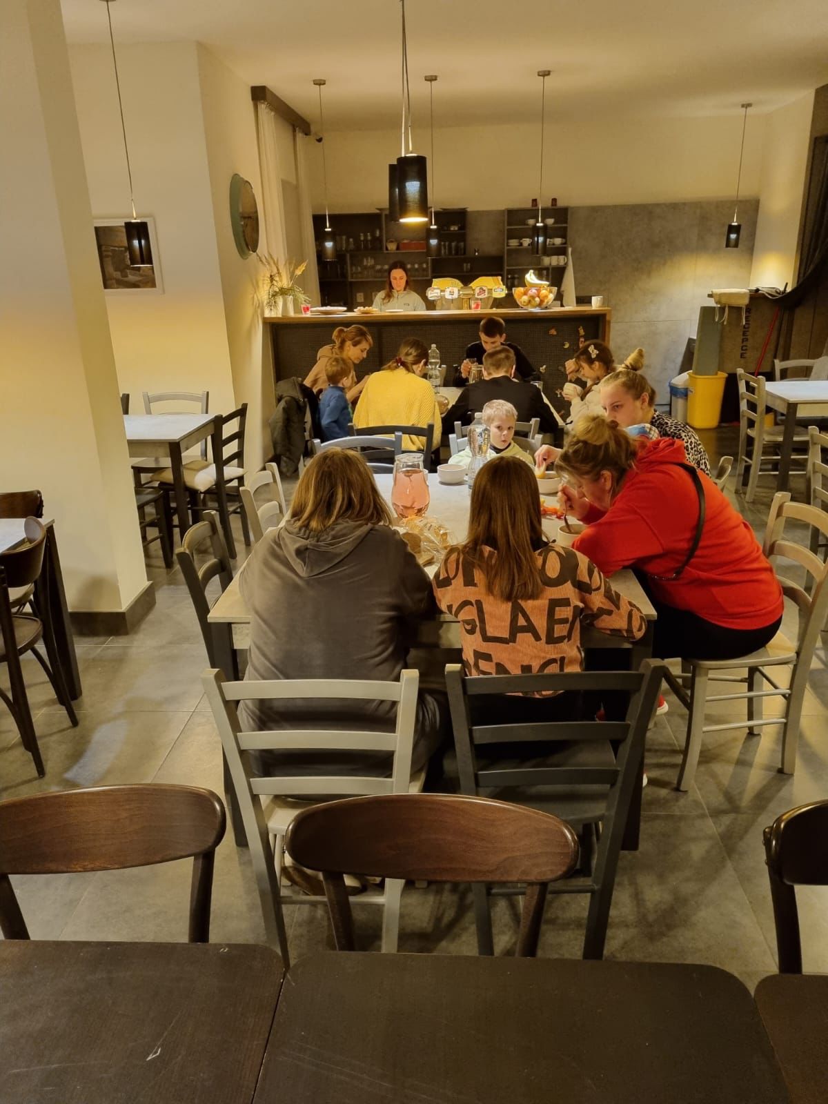 Tým DofE Kralupy: cílená pomoc ukrajinským uprchlíkům ve Starých Splavech