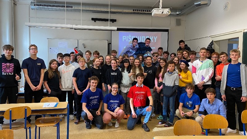 Kup kodein, Elita národa, Snažili jsme se, Banánci, Tři bramboři a další v oblastním kole pIšQworek