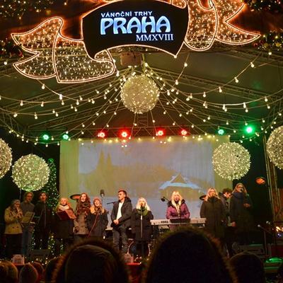 SBOR DG ROZEZPÍVAL STAROMĚSTSKÉ NÁMĚSTÍ