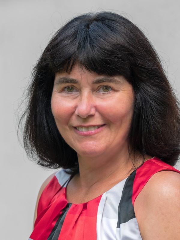Mgr. Eva Popová