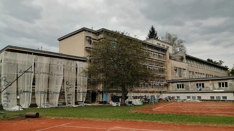 Den otevřených (dveří) oken