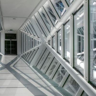 Budoucí chemici v akci: Třeťáci prozkoumali laboratoře VŠCHT Praha